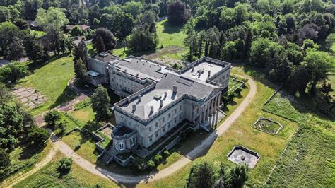 Inside Americas Largest Abandoned Mansion Once Owned By Titanic ...