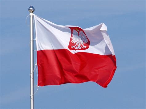 File:Polish flag with coat of arms.jpg - Wikipedia