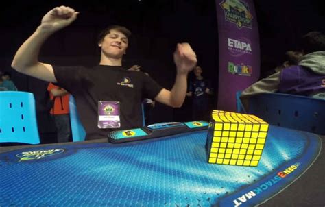 Rubik's cube world record | WordlessTech