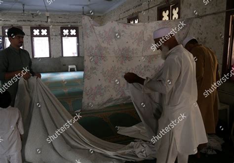 Pakistani Muslims Prepares Observe Itikaf Mosque Editorial Stock Photo ...