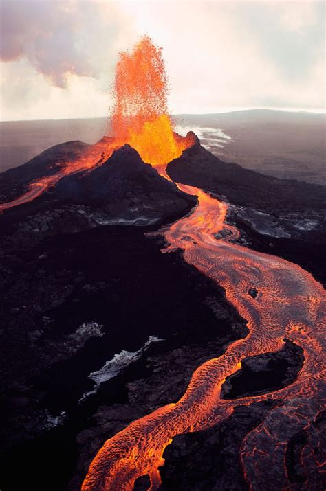 Fresh lava eruptions from Hawaii volcano