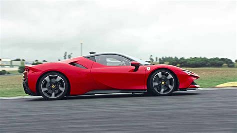 Ferrari SF90 Stradale - specifications, photos, video, review