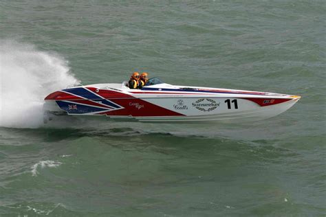 A New Partnership In Powerboat Racing - Sunseeker And Fiat Powertrain ...