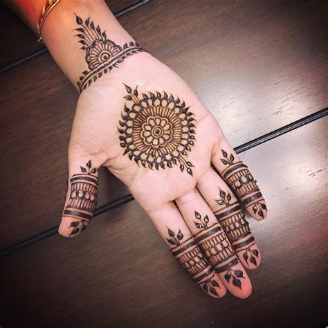 125+ New Simple Mehndi/Henna Designs for Hands - Buzzpk