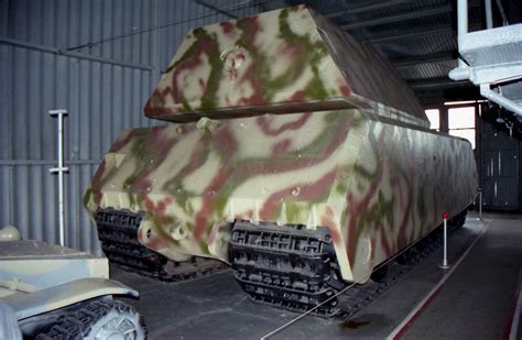 Panzer VIII Maus (Kubinka tank museum) - Paris Tour Guide