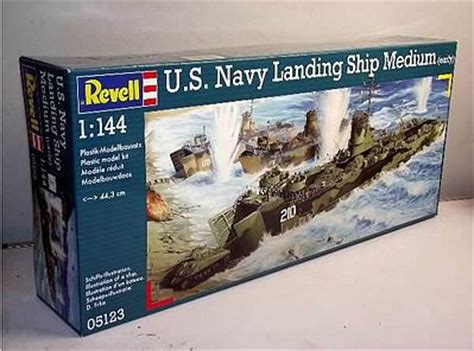 US Navy Landing Ship Medium (LSM) Plastic Model Military Ship Kit 1/144 ...