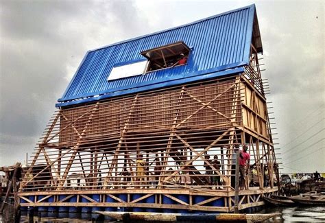 Makoko, a Floating Slum in Nigeria | Amusing Planet