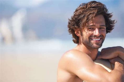 20 Coolest Surfer Hairstyles That Rock in 2024 – Cool Men's Hair