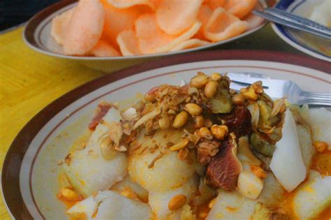 Lontong Kari, Sarapan Gurih dari Parahyangan - Indonesia Kaya