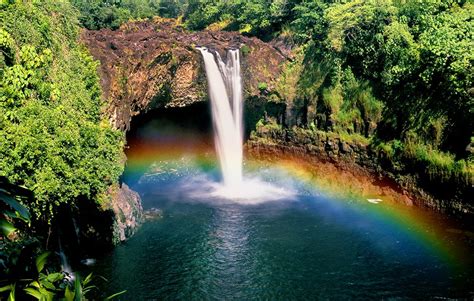 15 Places You'd Probably Rather Be Right Now | Rainbow falls hawaii ...