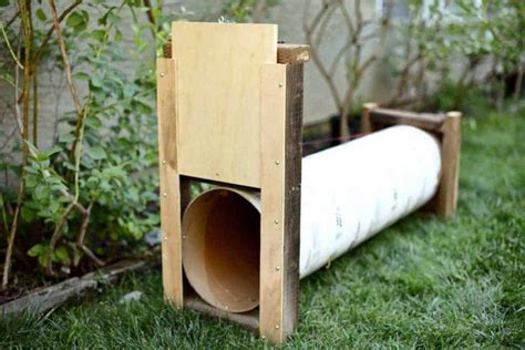 How to Build a DIY Skunk Trap Using a Form Tube - TheDIYPlan