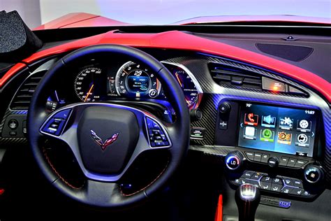 Comparing the New C8 Corvette to the C7 Interior for Comfort