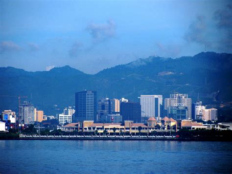 Boat on Shore!: Metro CEBU Skyline