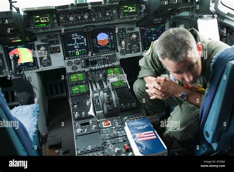 Cockpit of a C 17 Globemaster III Stock Photo - Alamy