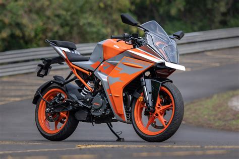 KTM RC 200 STD Price, Images, Mileage, Specs & Features