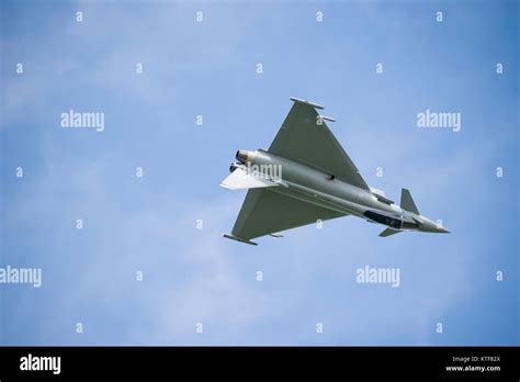 Eurofighter typhoon raf side hi-res stock photography and images - Alamy