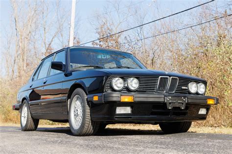 Place Bid - 1988 BMW E28 M5 5-Speed | PCARMARKET