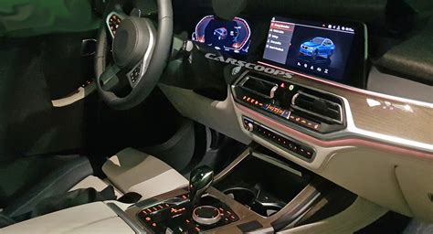 BMW X7 Spied Inside Out: Flagship SUV Shows Luxurious Two-Tone Leather ...