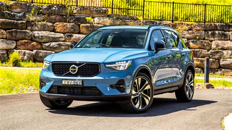 MG ZST vs Volvo XC40 Comparison | CarExpert