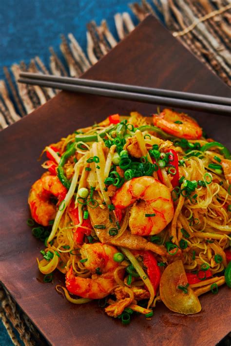 Best Singapore Noodles Recipe (Curry Bee Hoon)