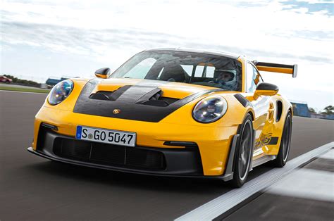 पोर्श 911 GT3 RS रिव्यू: विंग्ड वंडर | हिंदी ऑटो कार इंडिया