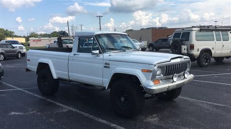 Jeep J10 Laredo : r/Jeep