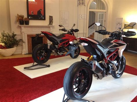 Yes, My ultimate living room has at least one engine in it. | Ducati ...