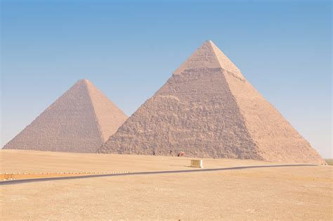 File:Cairo pyramids, Dec 2008 - 59.jpg