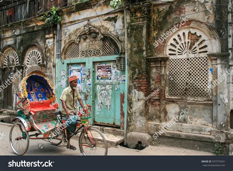 1,381 Dhaka Rickshaw Stock Photos, Images & Photography | Shutterstock