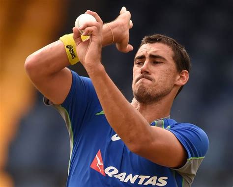 Mitchell Starc sustains a knee injury during training session - CricTracker