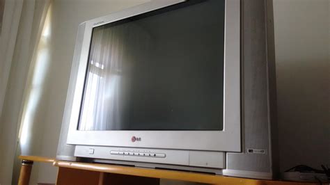 Inside LG's top of the line early 2000's CRT TV (RP-29FA30) : r/crtgaming