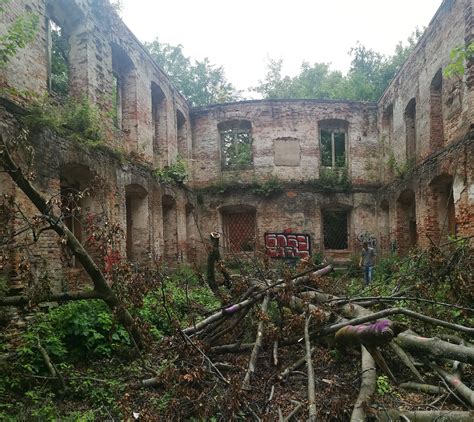 Abandoned building in the forest in Graz : r/graz