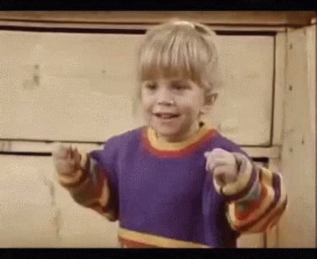 Michelle Tanner Mary Kate Ashley Olsen GIF – Michelle Tanner Mary Kate ...