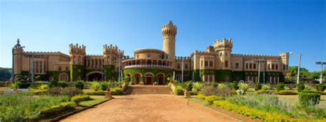 Gardens, Palaces, Shopping Arcades make Bangalore tour enchanting