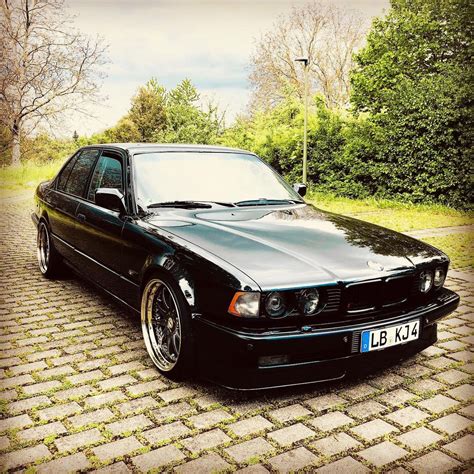 BMW E32 Alpina B11 [1080×1080] – Cars Club