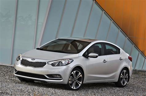 KIA Cerato Sedán SX 2.0 4P AT 2017 - Conduciendo.com