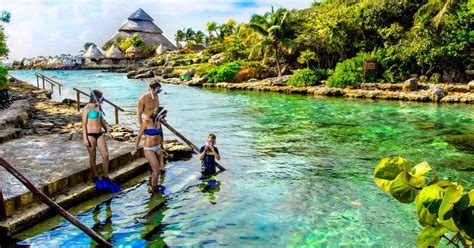 Xcaret: parque con show nocturno y transporte desde Cancún | GetYourGuide