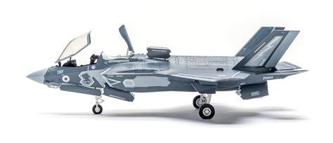 Build review of the Italeri F-35B Lightning II scale model aircraft kit ...