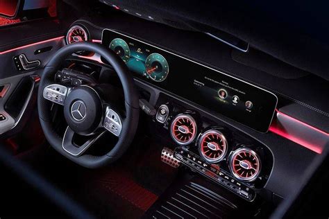 Gambar Mercedes Benz CLA-Class 2024 - Lihat Foto Interior & Eksterior | Oto