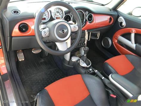 Mini Coupe 2006 Interior