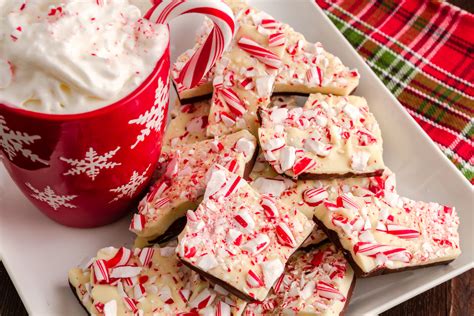 Christmas Peppermint Bark Recipe | DebbieNet.com