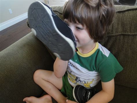 Kids And Girls Shoes: Kids Shoes Smell