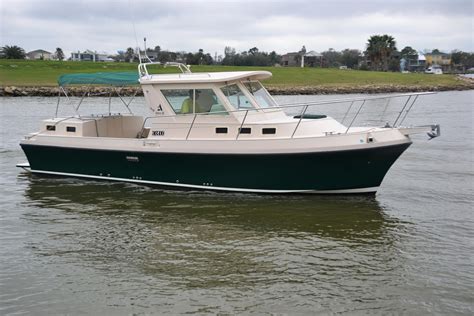 2004 Albin 30 Family Cruiser Power Boat For Sale - www.yachtworld.com