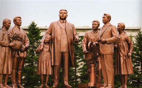 Kim Il Sung Statue - Pyongyang