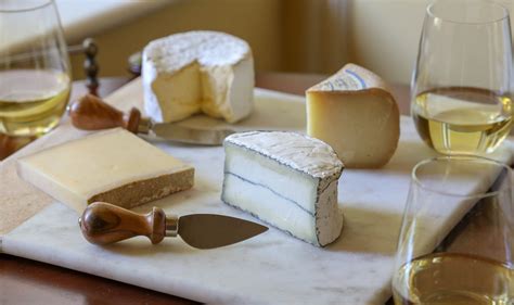 Wine and Cheese Pairing Tips: Best Cheeses with Cabernet Sauvignon