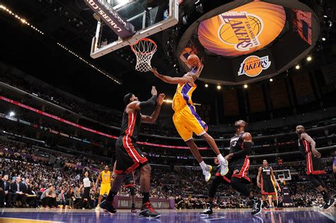 Kobe Bryant Dunk Wallpaper - WallpaperSafari