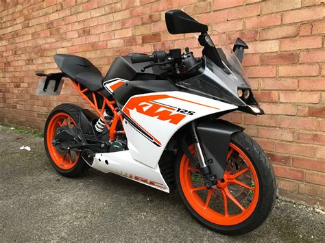 KTM RC 125 WHITE 2017 VERY LOW MILES | in Wood Green, London | Gumtree