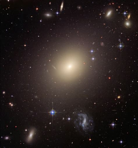 Elliptical galaxy - Wikipedia