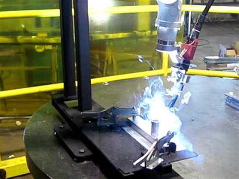 ROBOTIC MIG WELDING OF ALUMINIUM.avi - YouTube