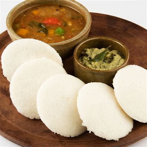 Idli Sambhar With Coconut Chutney (Idli- 4 pcs)